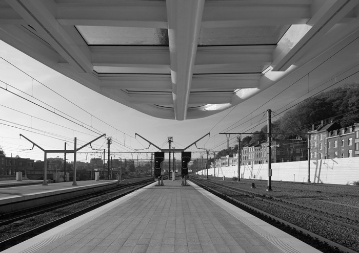 Liège-Guillemins TGV-Bahnhof (Calatrava 2009) Süd-Bahnsteig